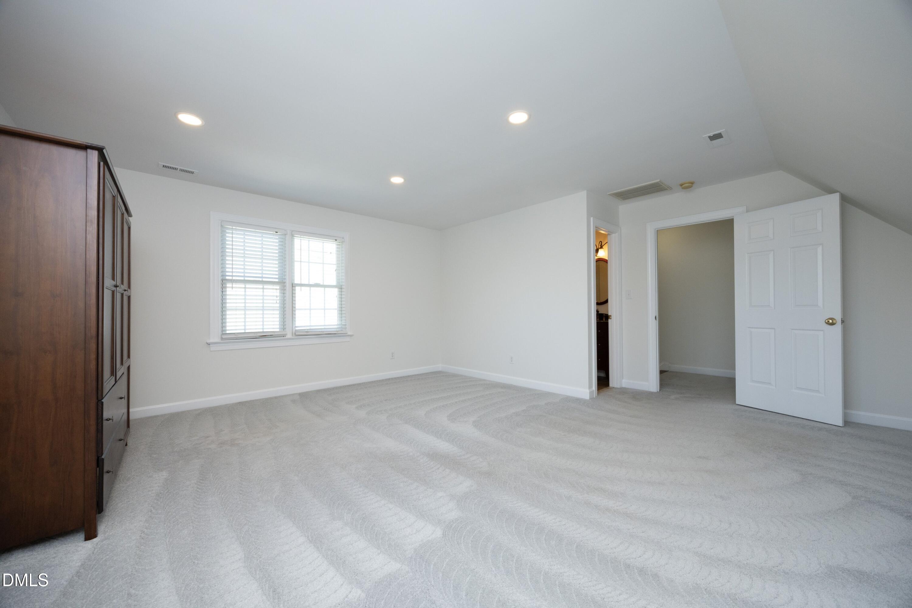 605 Carpenter Town Lane Property Photo 34