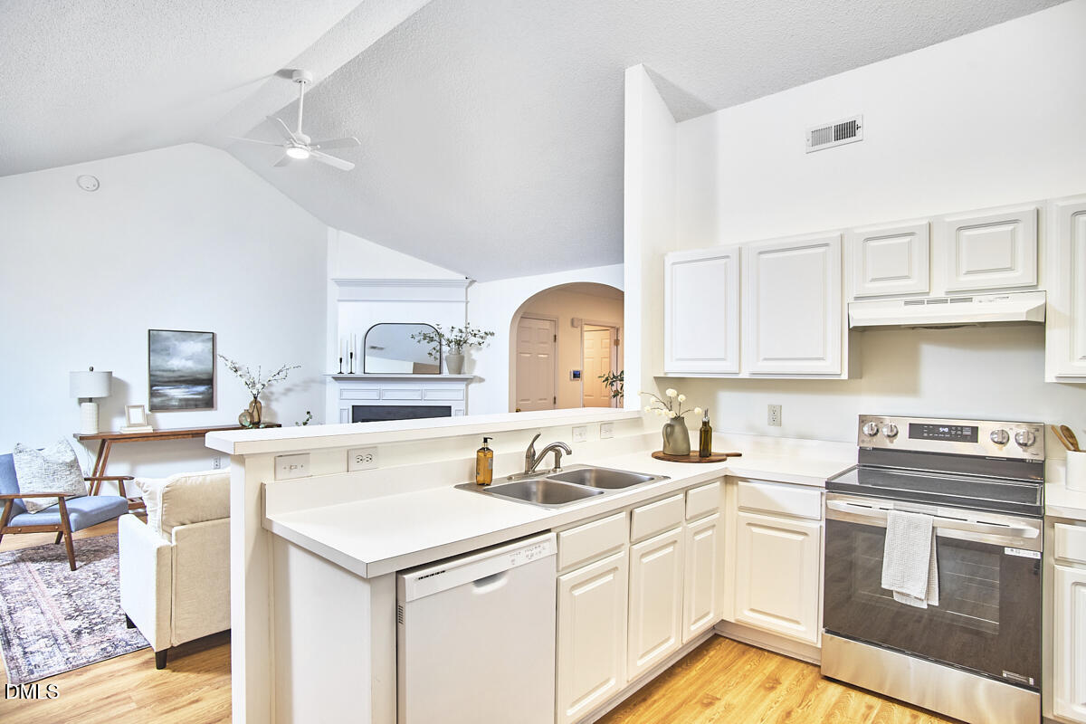 5017 Tapestry Terrace Property Photo 15