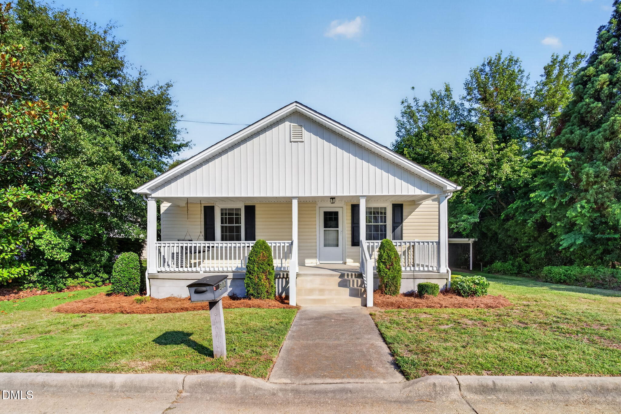 302 S Mckay Avenue Property Photo 1