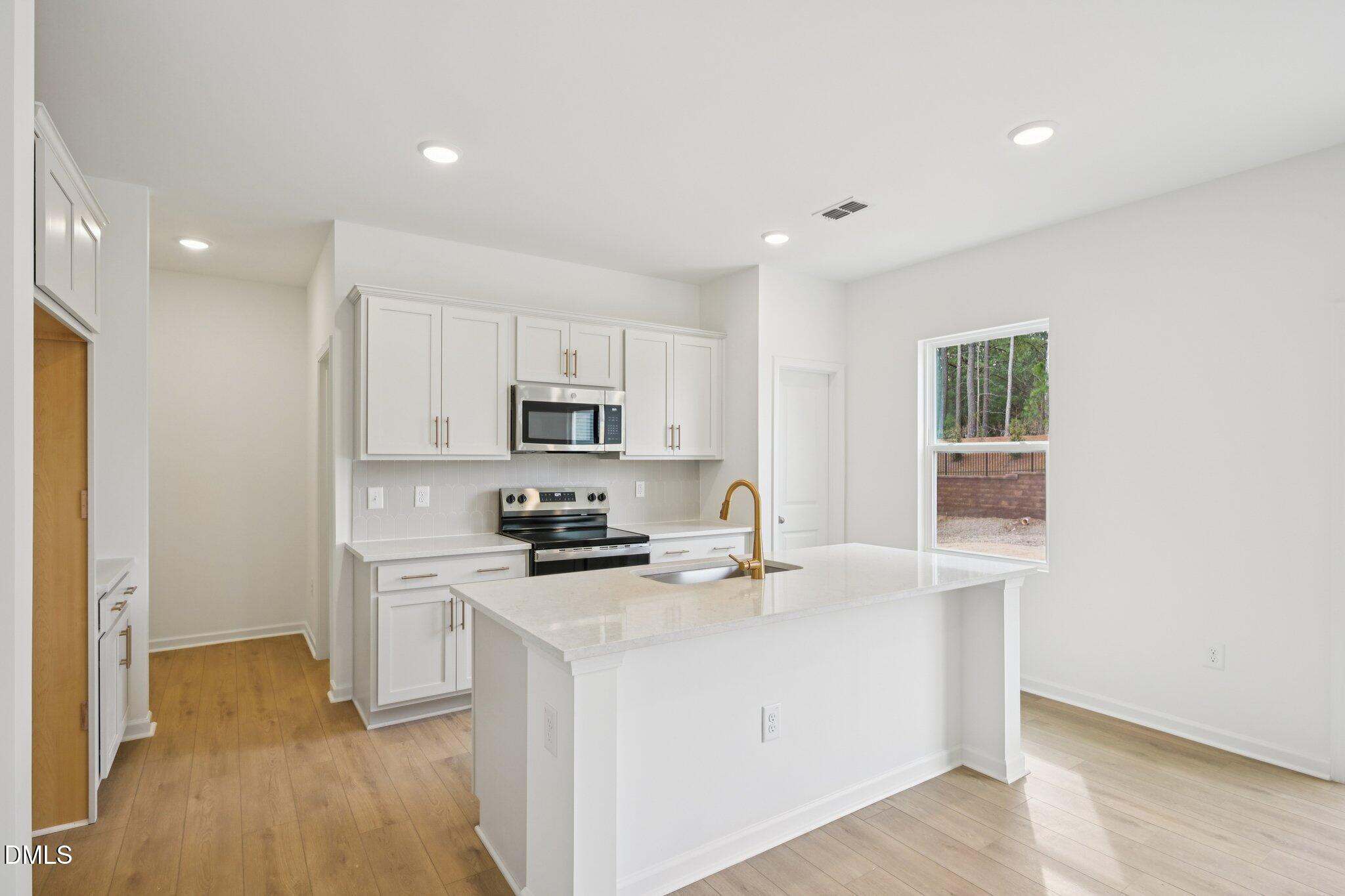 6640 Chillingham Drive Property Photo 12