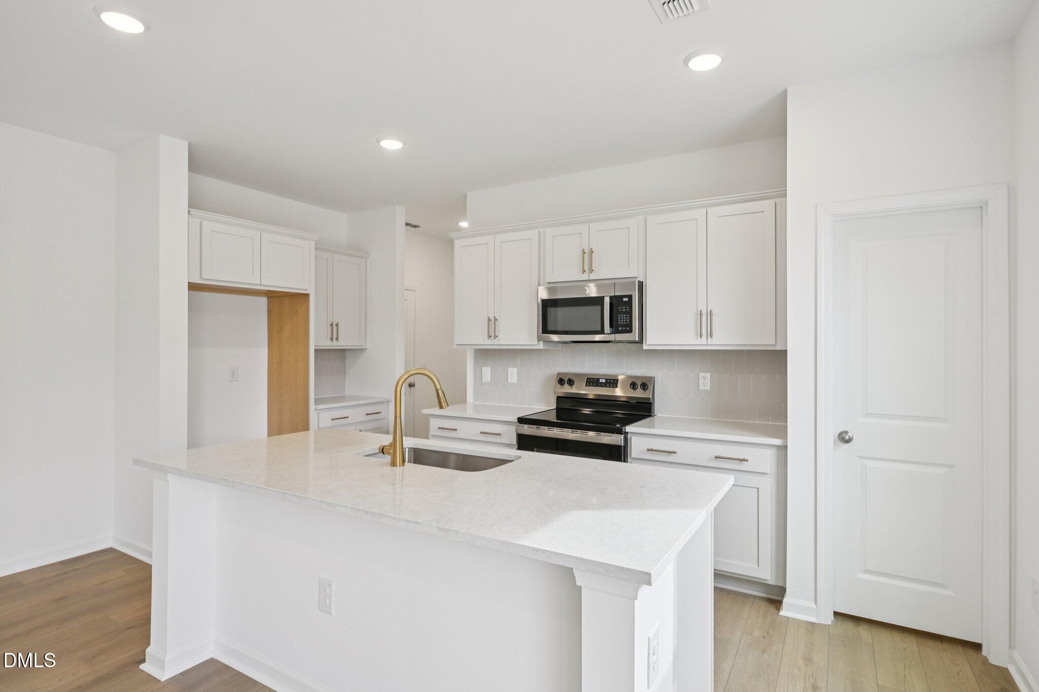 6640 Chillingham Drive Property Photo 14