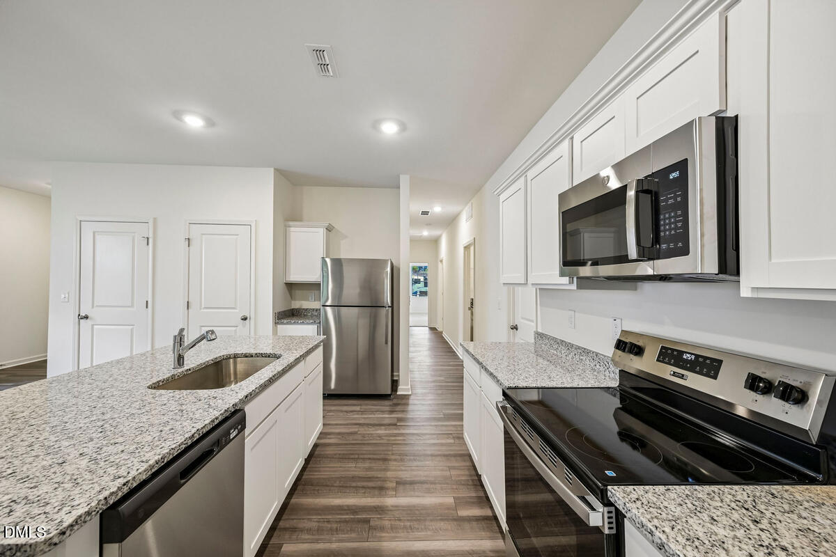 830 Hanford Landing Drive Property Photo 8