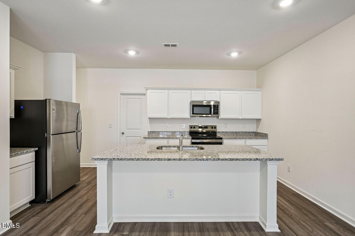 830 Hanford Landing Drive Property Photo 9