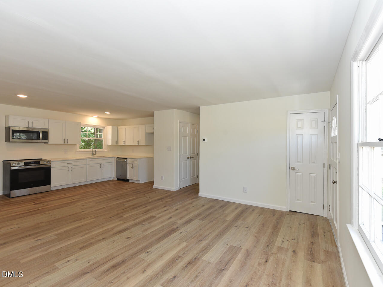 939 Cheves Road Property Photo 8