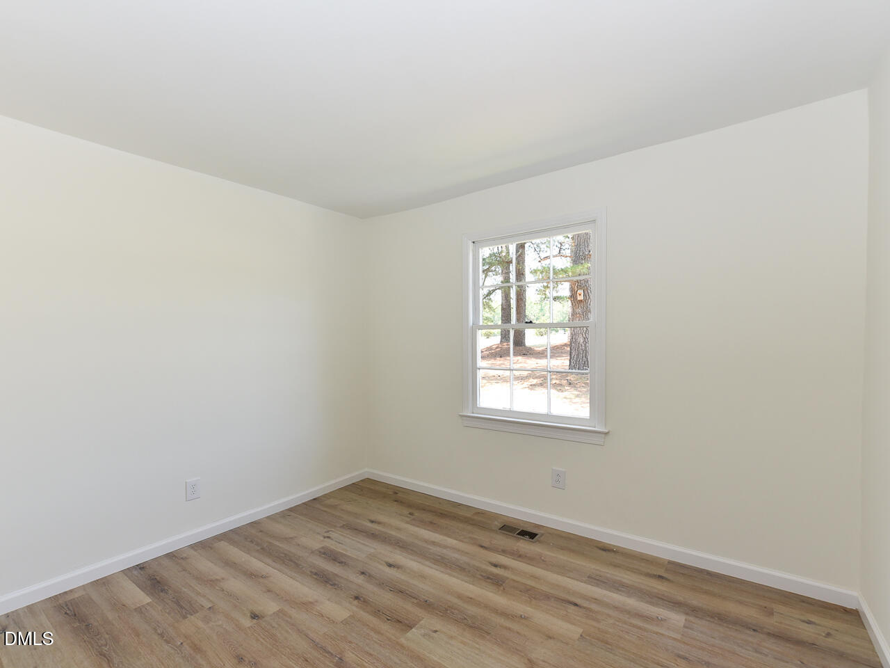 939 Cheves Road Property Photo 17