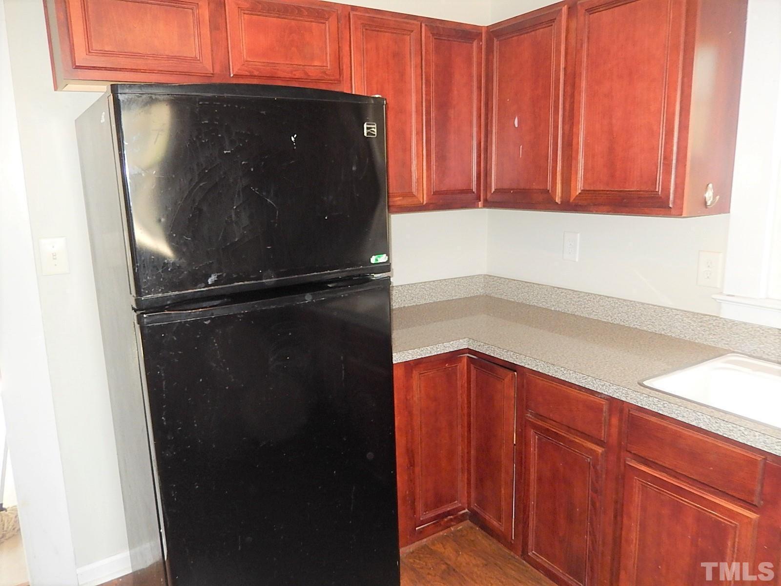 1015 Oberlin Road Property Photo 8