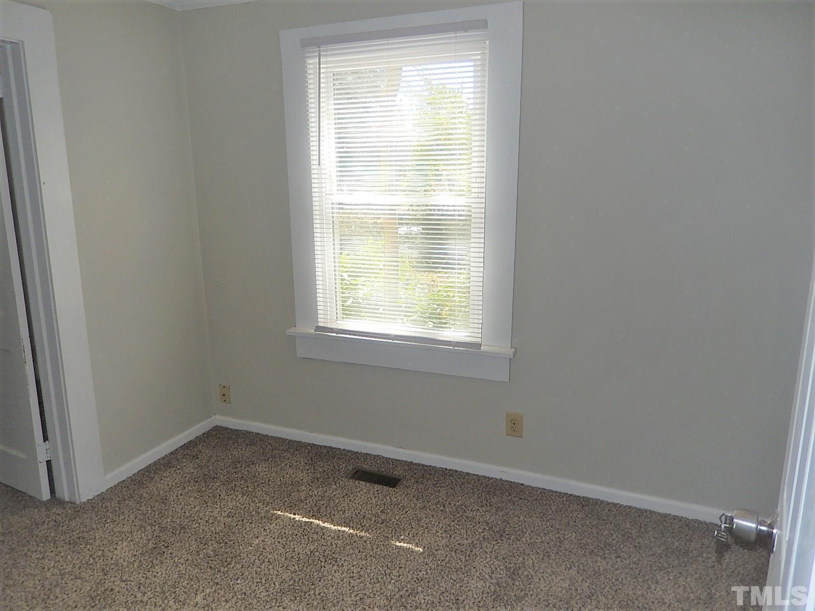 1015 Oberlin Road Property Photo 10