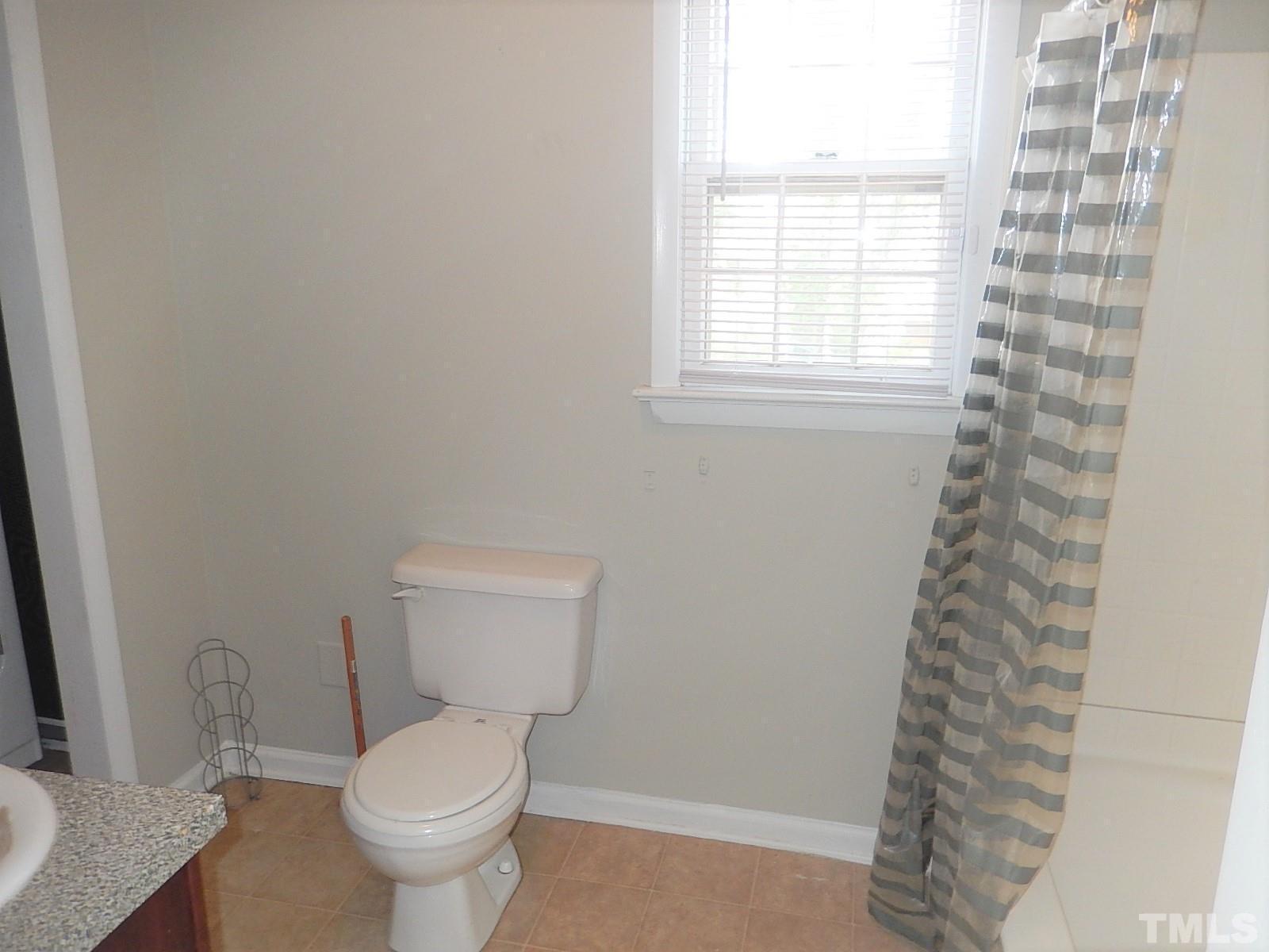 1015 Oberlin Road Property Photo 11