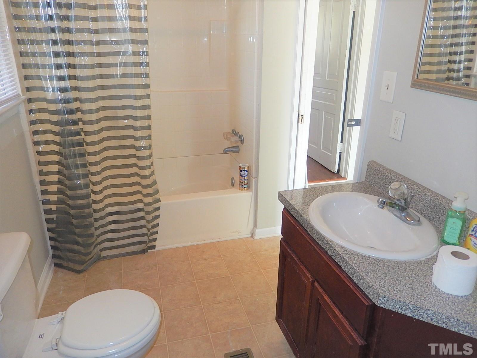 1015 Oberlin Road Property Photo 13