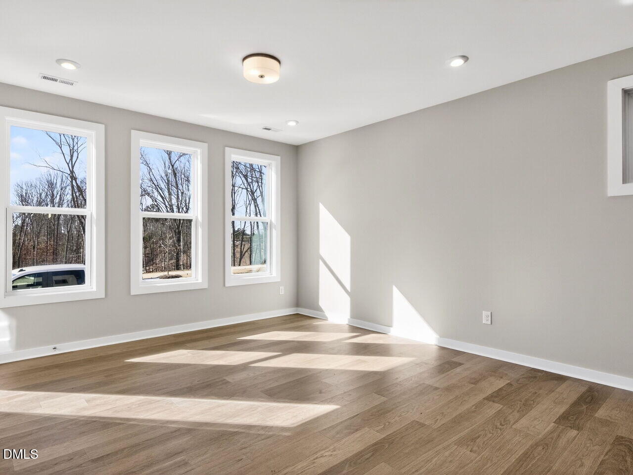 116 N Village Parkway Property Photo 16