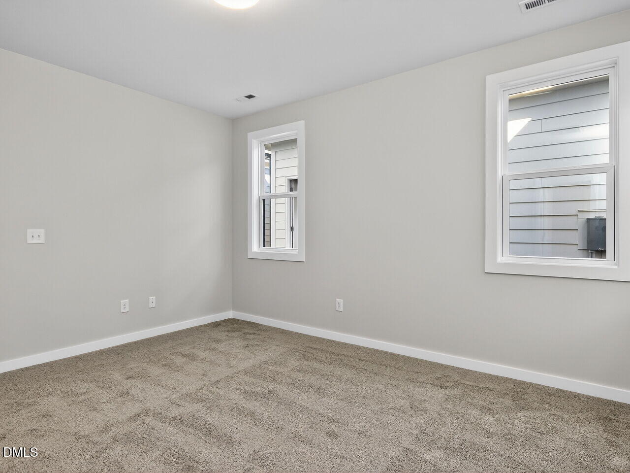 116 N Village Parkway Property Photo 26