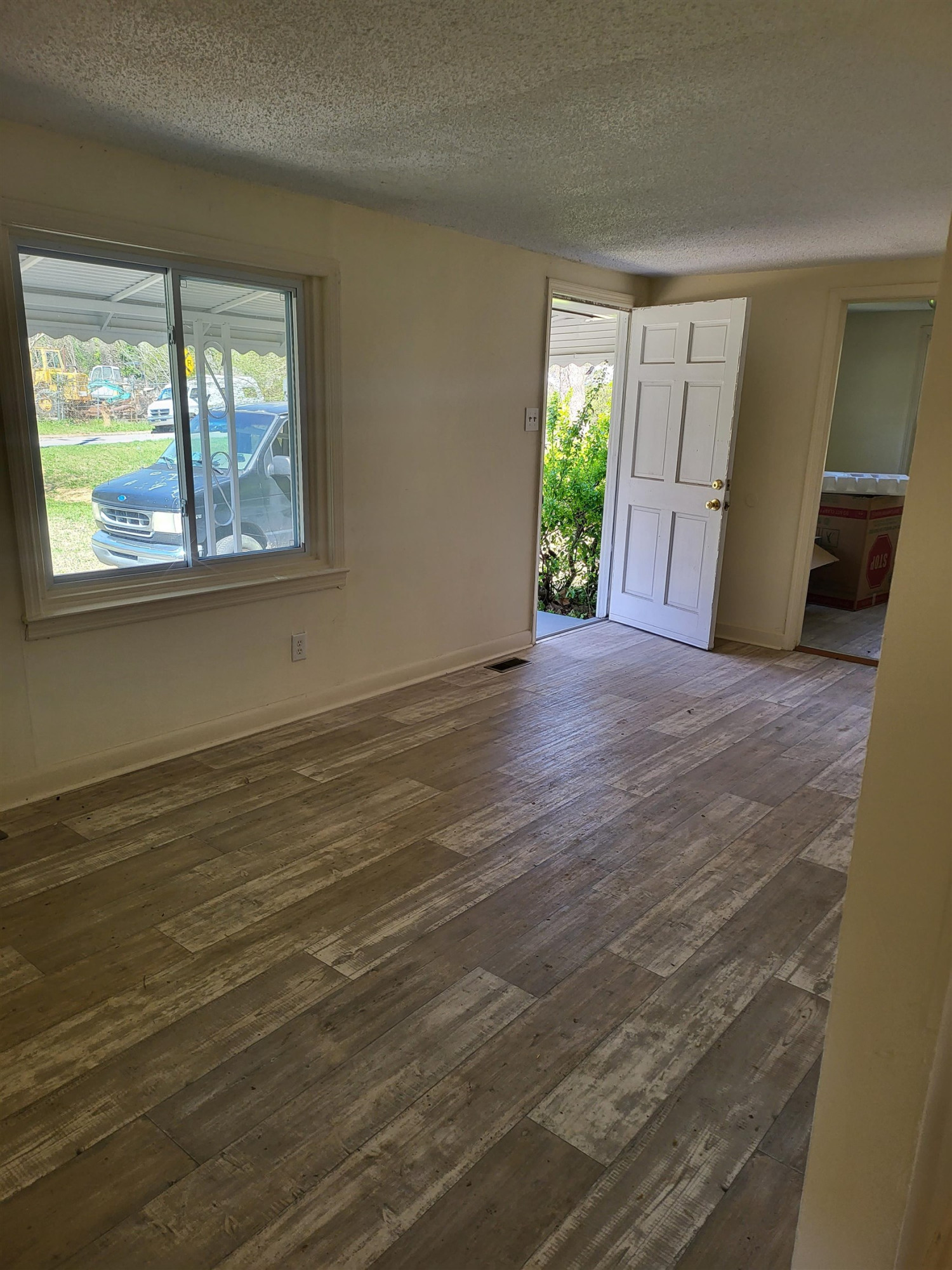 511 Royal Street Property Photo 4