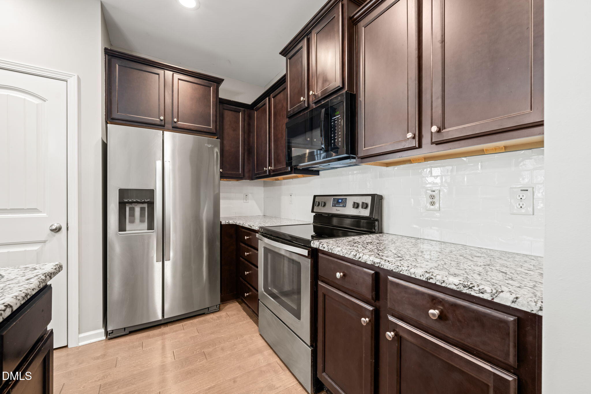 303 Bella Square Property Photo 4