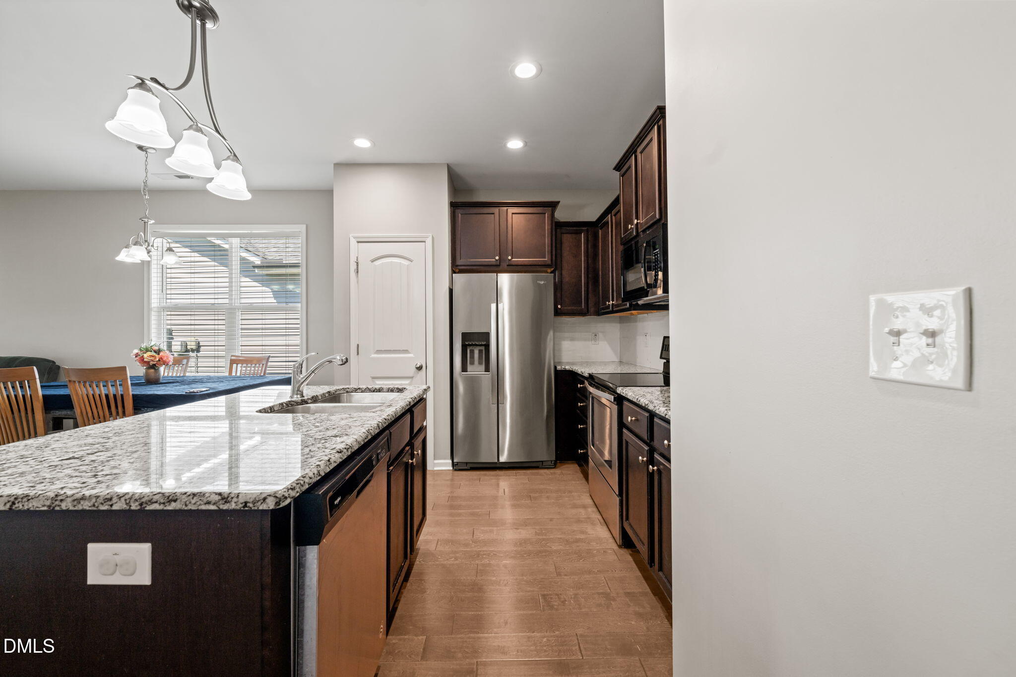 303 Bella Square Property Photo 5