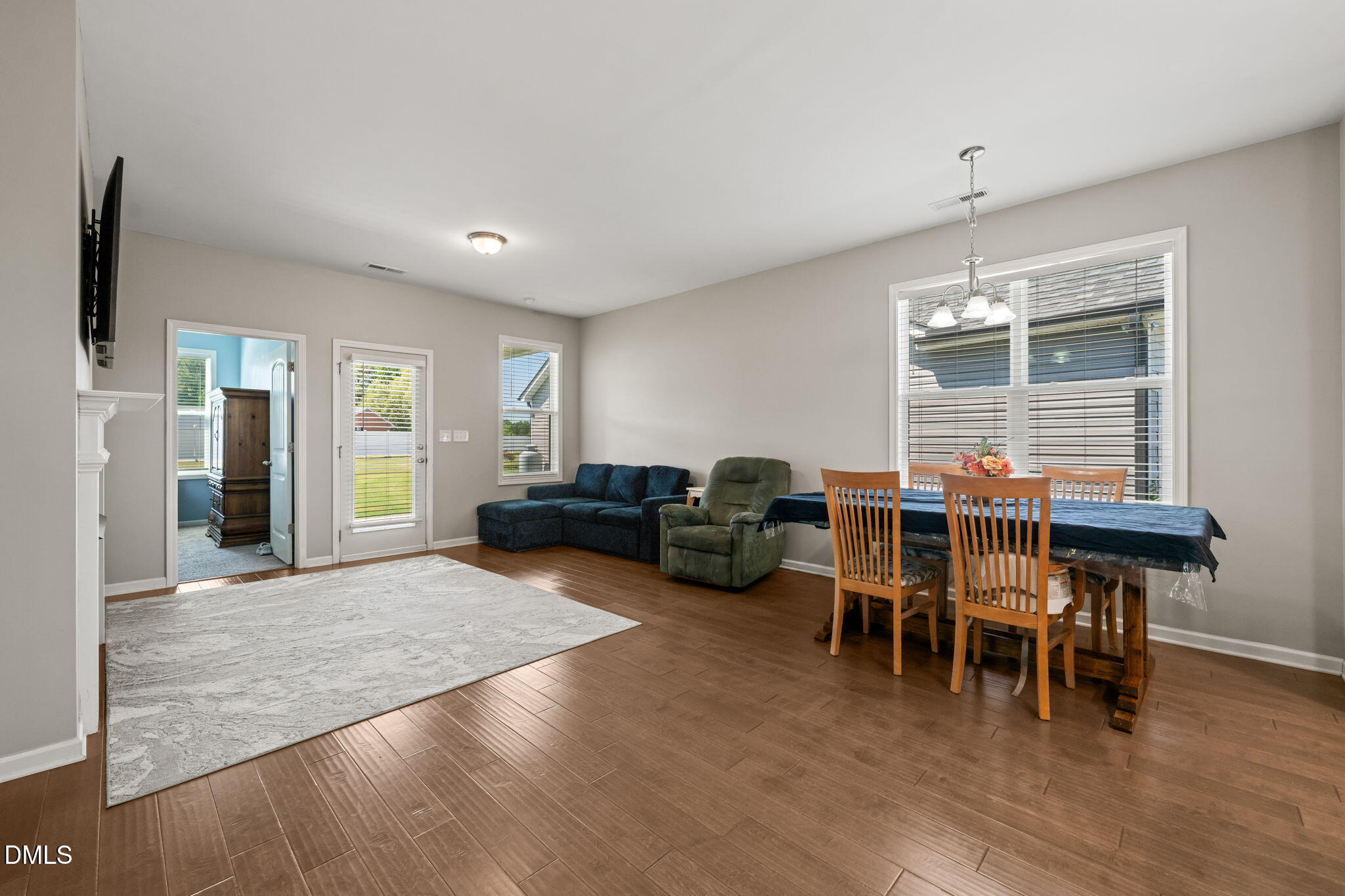 303 Bella Square Property Photo 7