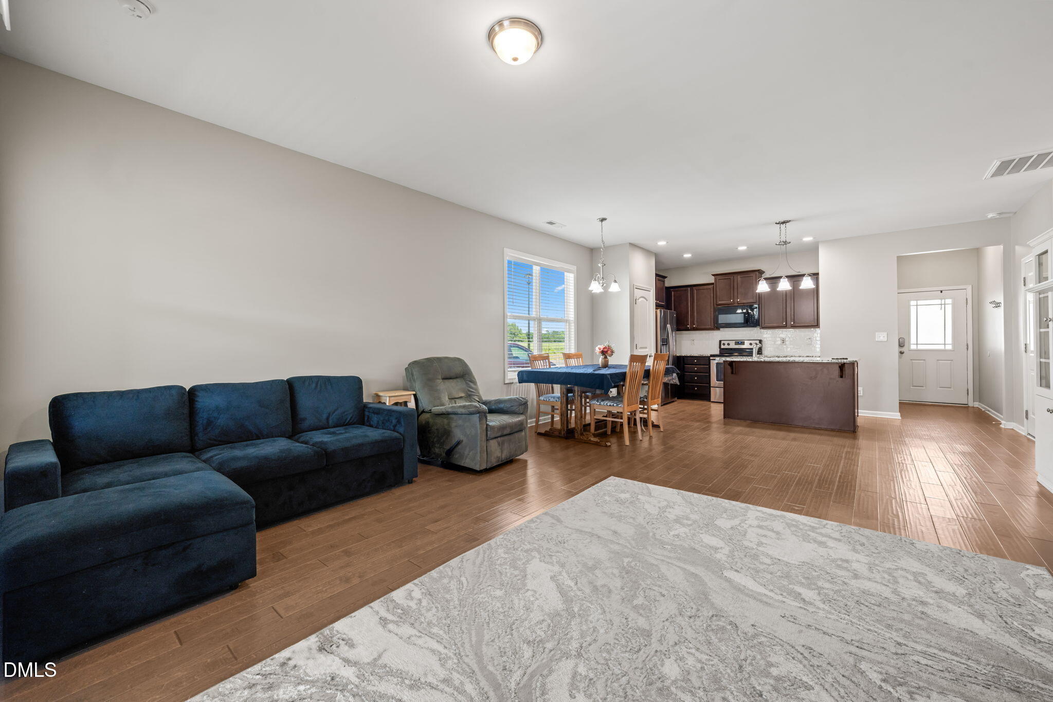 303 Bella Square Property Photo 8