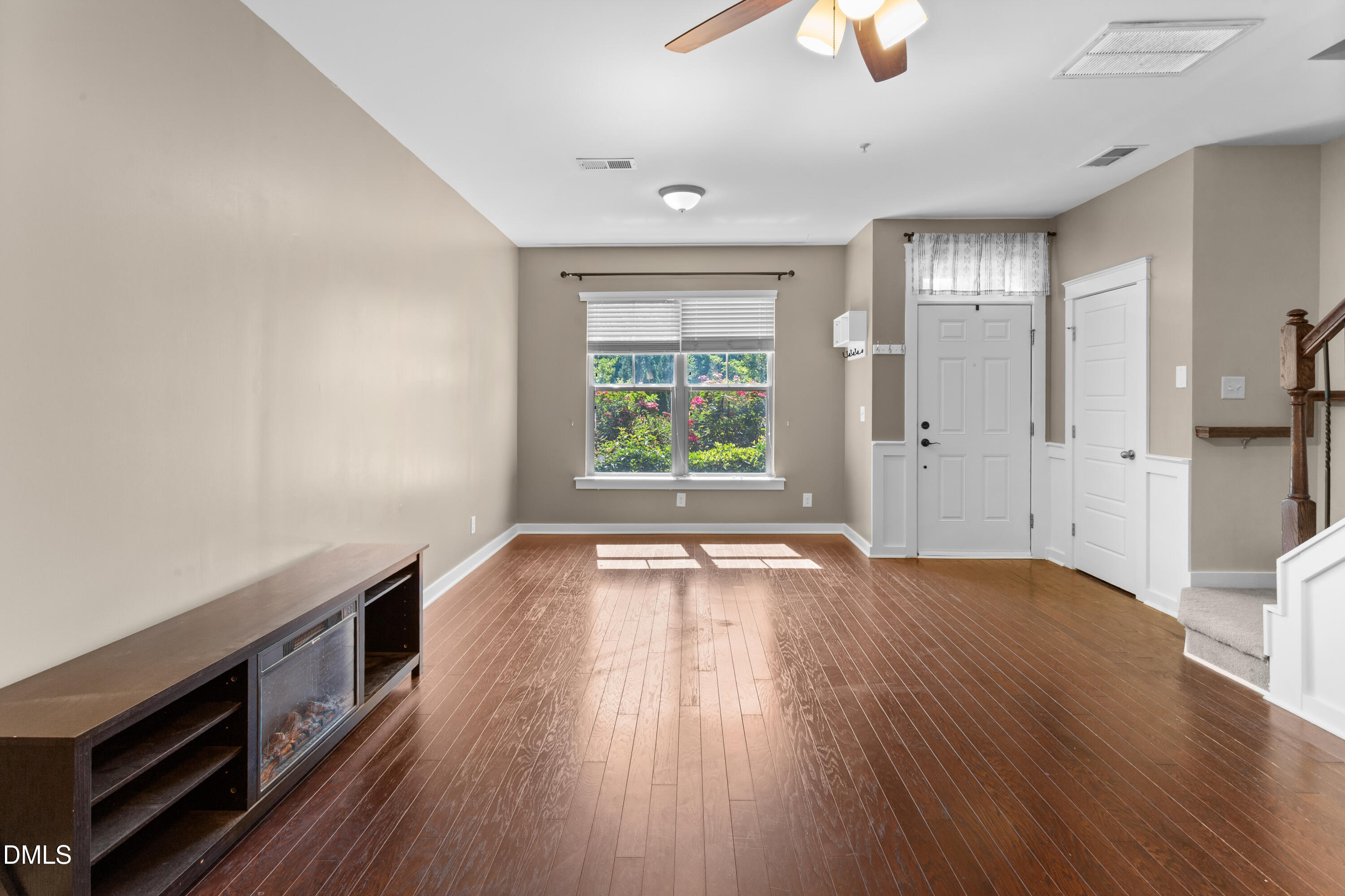 7806 Allscott Way Property Photo 6