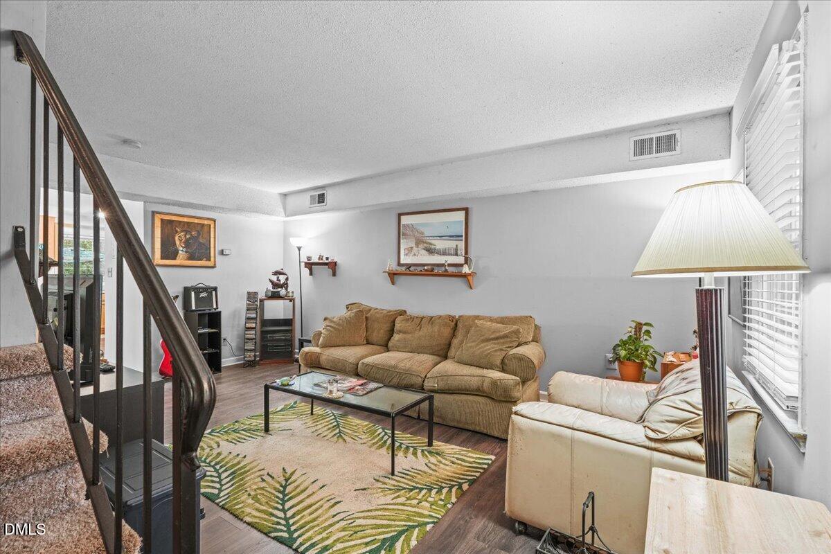 4700 Blue Bird Court B Property Photo 11