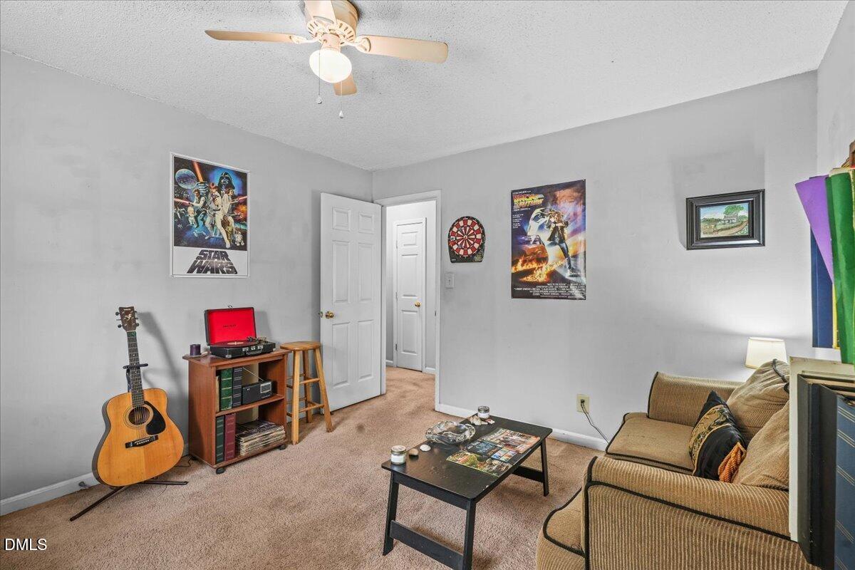 4700 Blue Bird Court B Property Photo 18