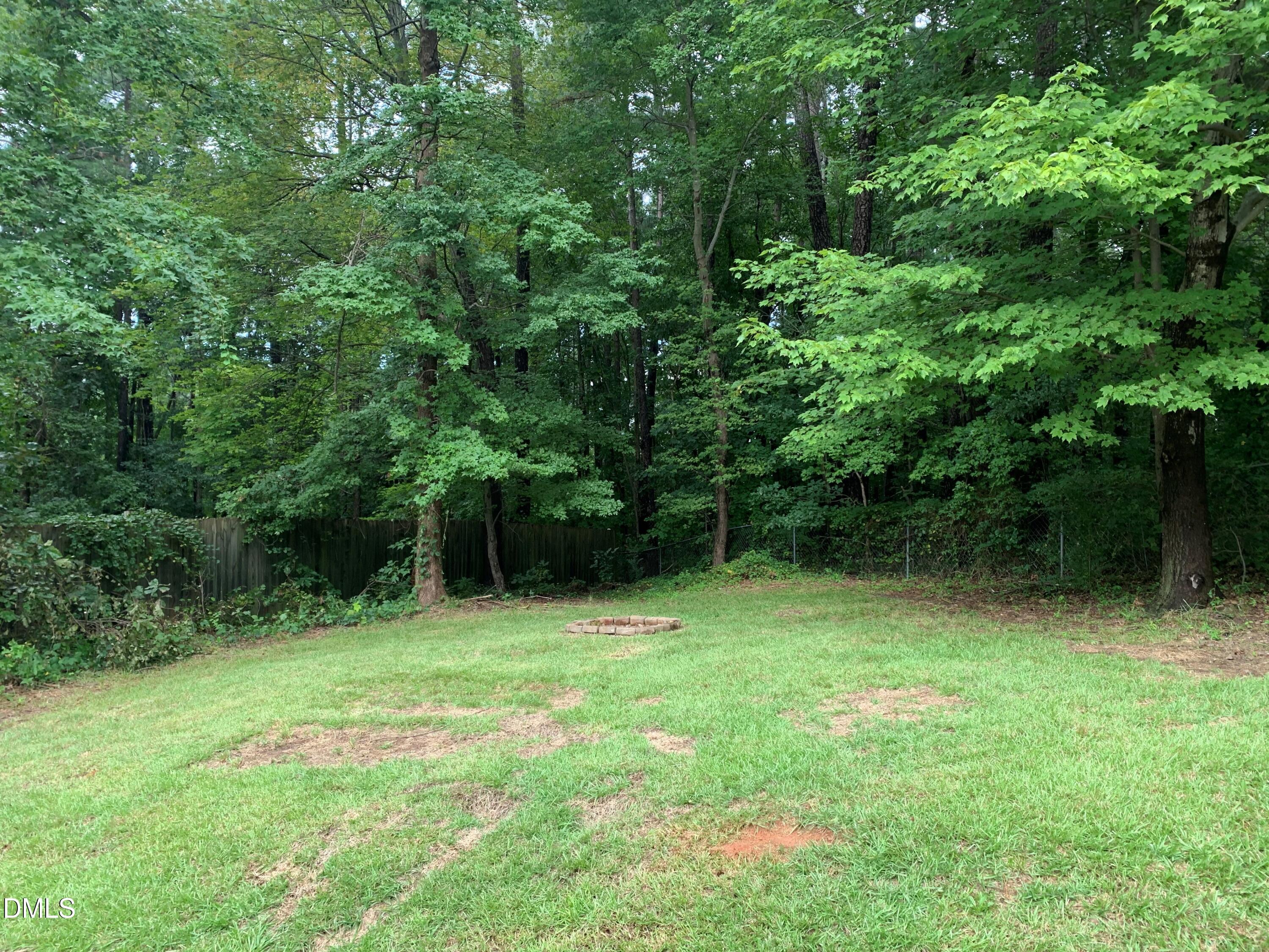 2600 Courier Court Property Photo 6