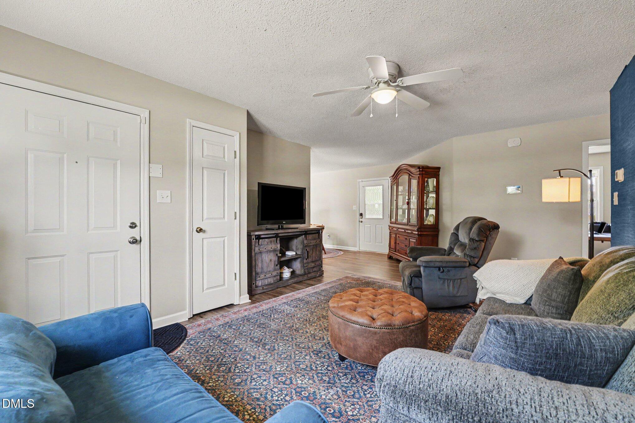 287 N Hickory Street Property Photo 6