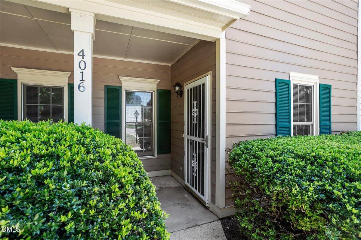 4016 Charleston Park Drive Property Photo 2