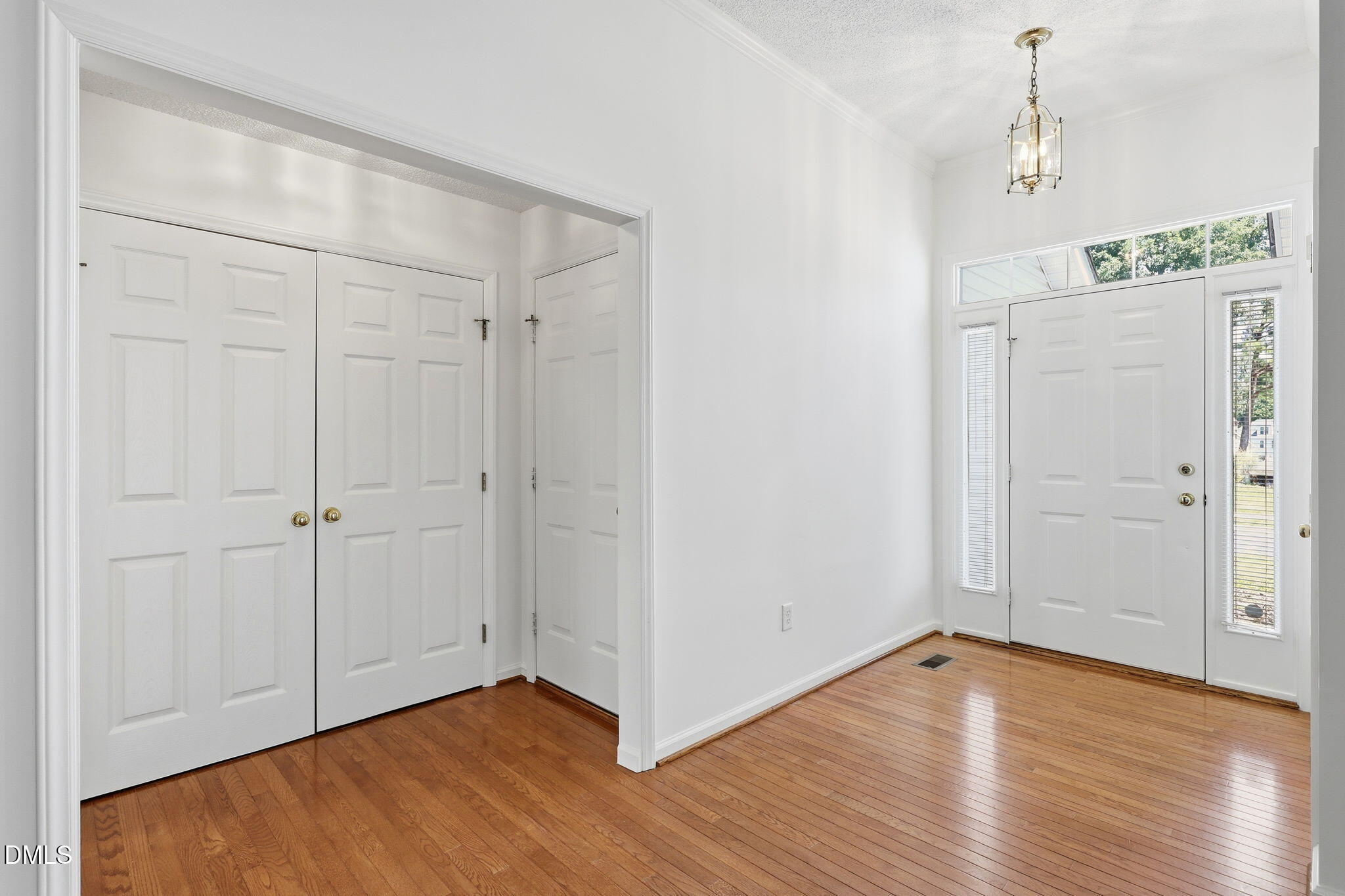 1219 Waterford Green Drive Property Photo 8