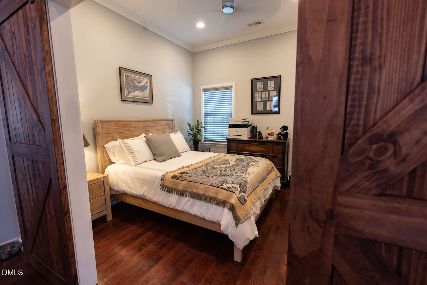 213 E South Street Property Photo 6