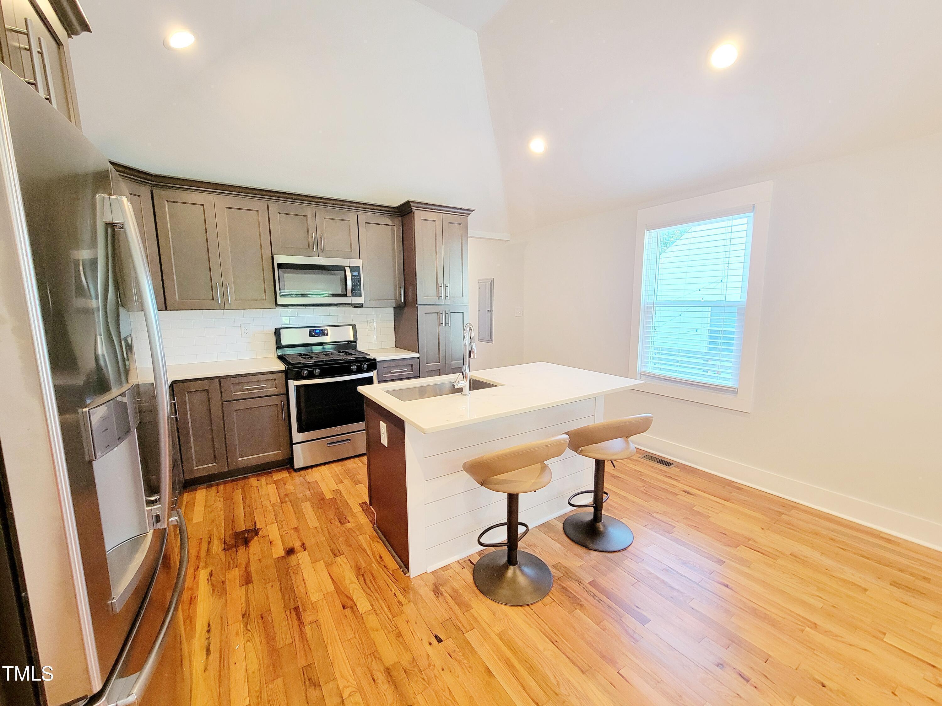 805 Coleman Street Property Photo 6
