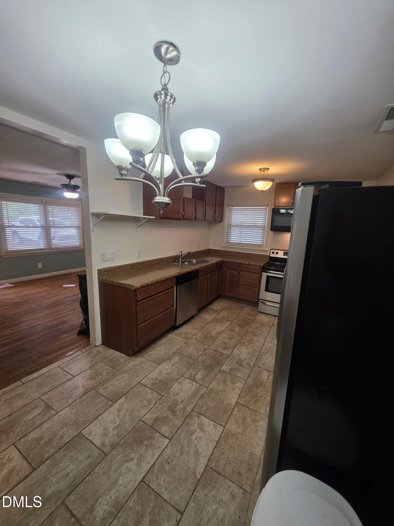 1418 Hearthside Street Property Photo 20