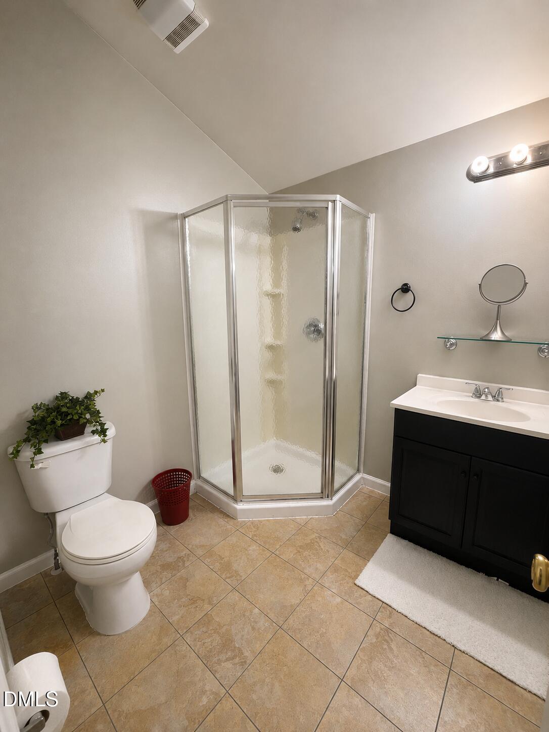 513 Madison Avenue Property Photo 12