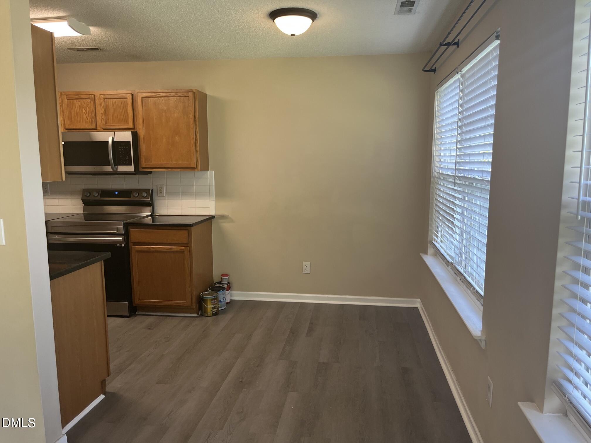 7229 Brighton Hill Lane Property Photo 6