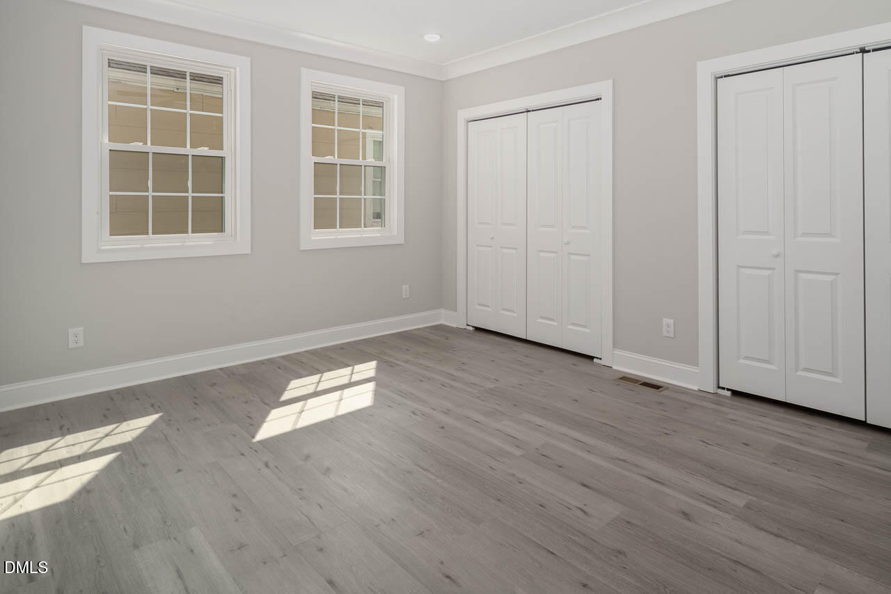 101 S Maple Street Property Photo 28