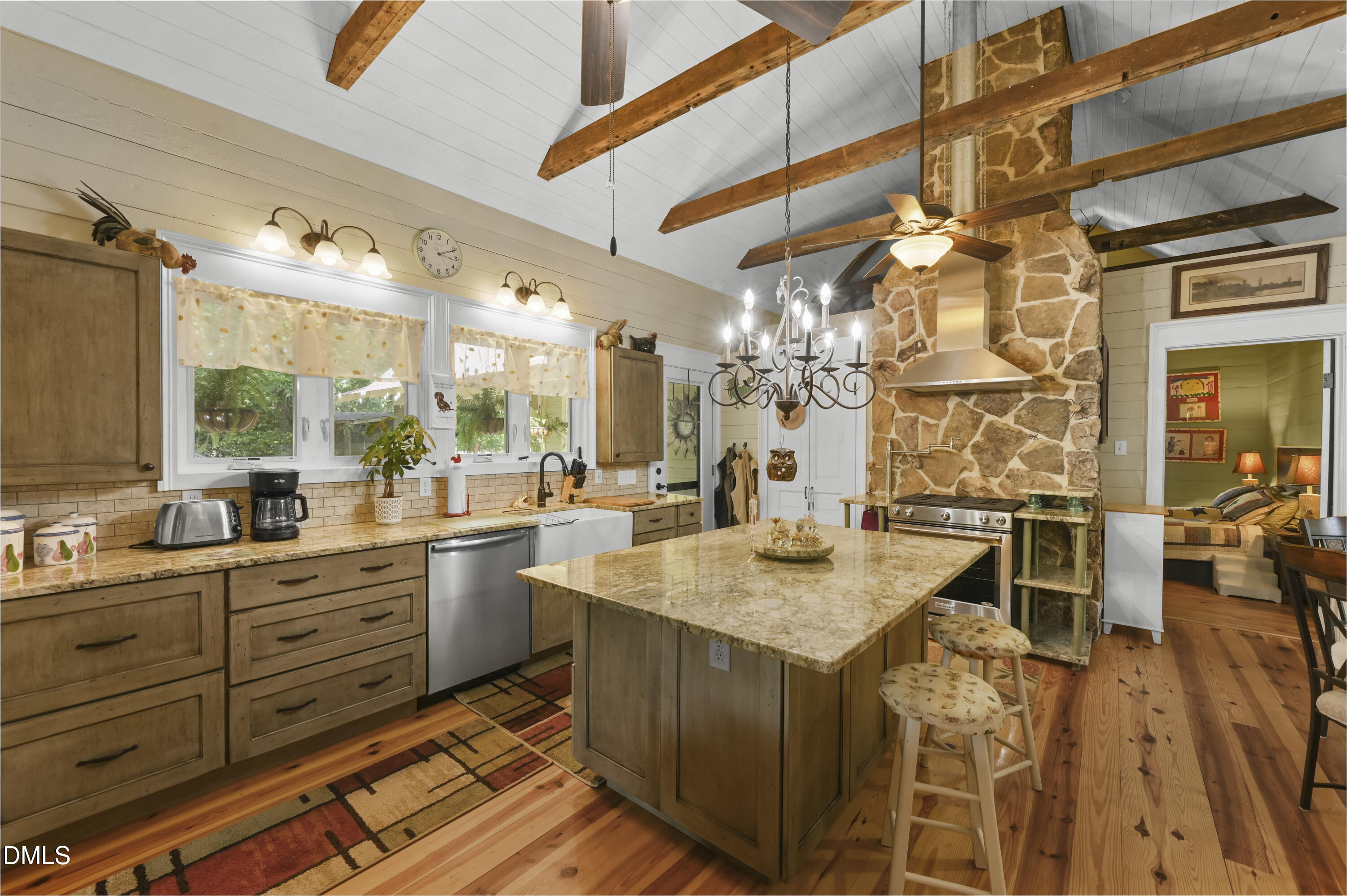 3928 Billy Hopkins Road Property Photo 1