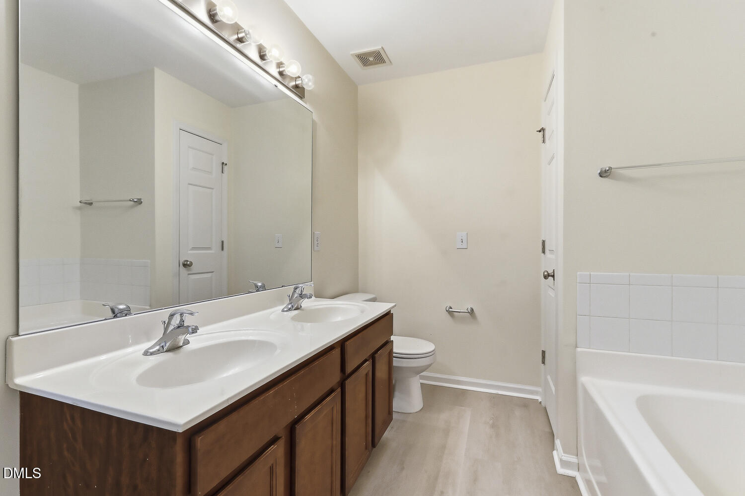 11100 Gwynn Oaks Drive 103 Property Photo 33