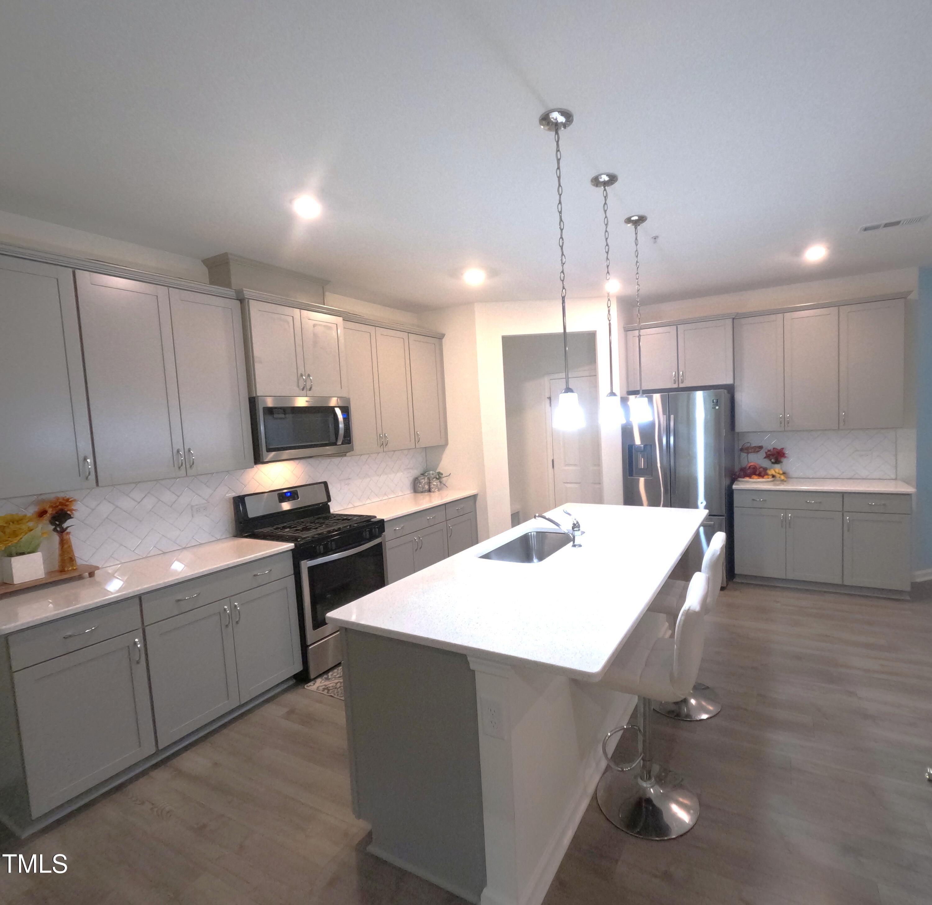 1240 Grenshaw Drive Property Photo 8