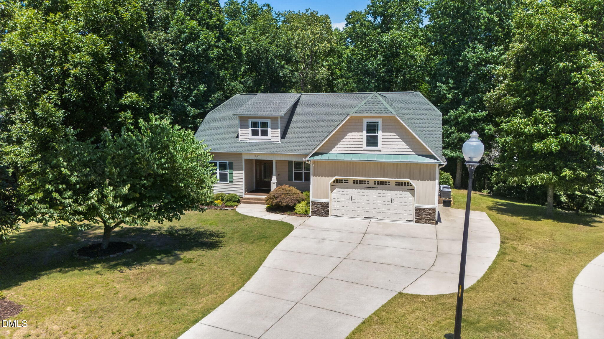 107 Smithsanders Court Property Photo 2
