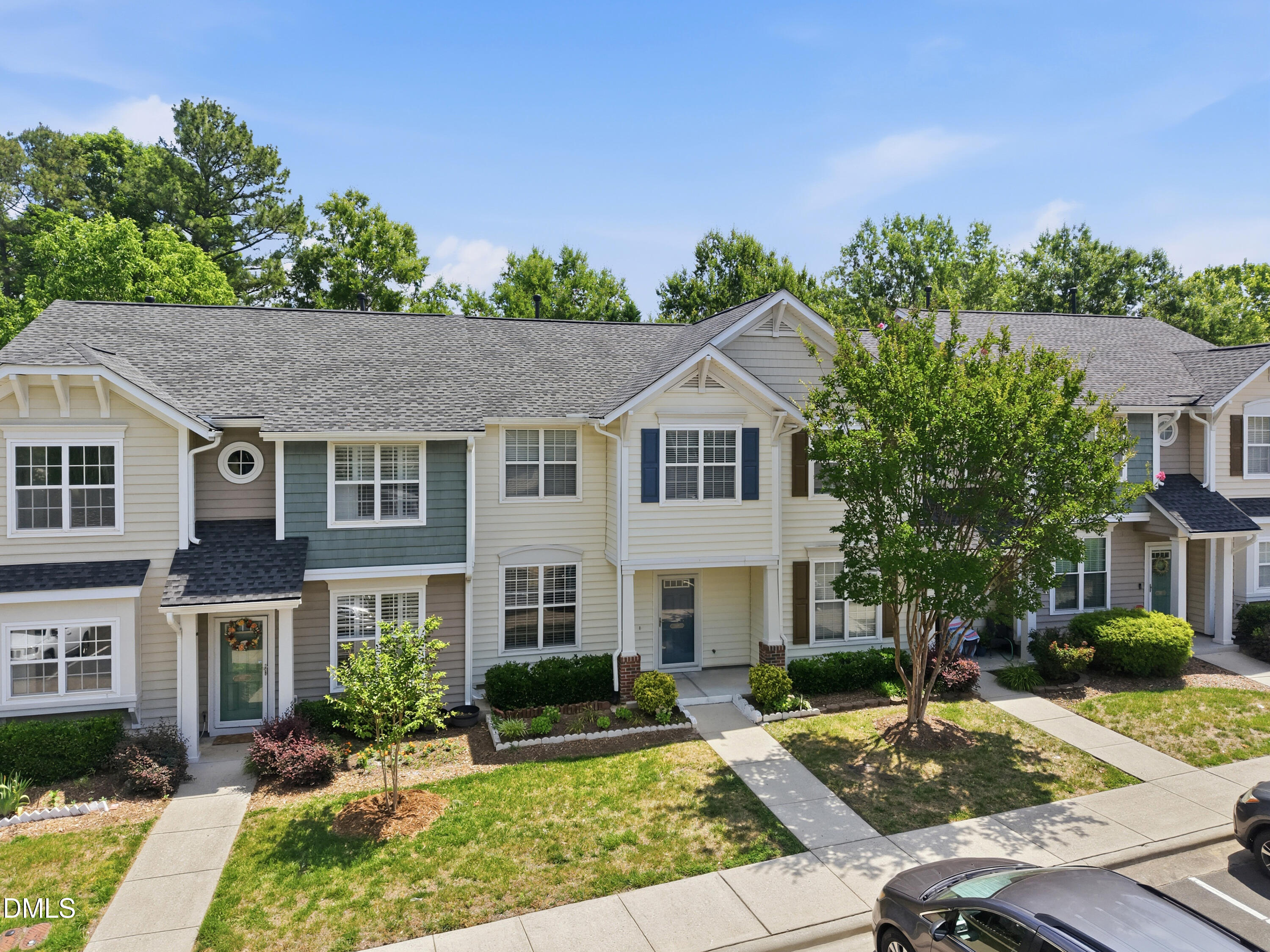 1109 Hamlet Park Drive Property Photo 4