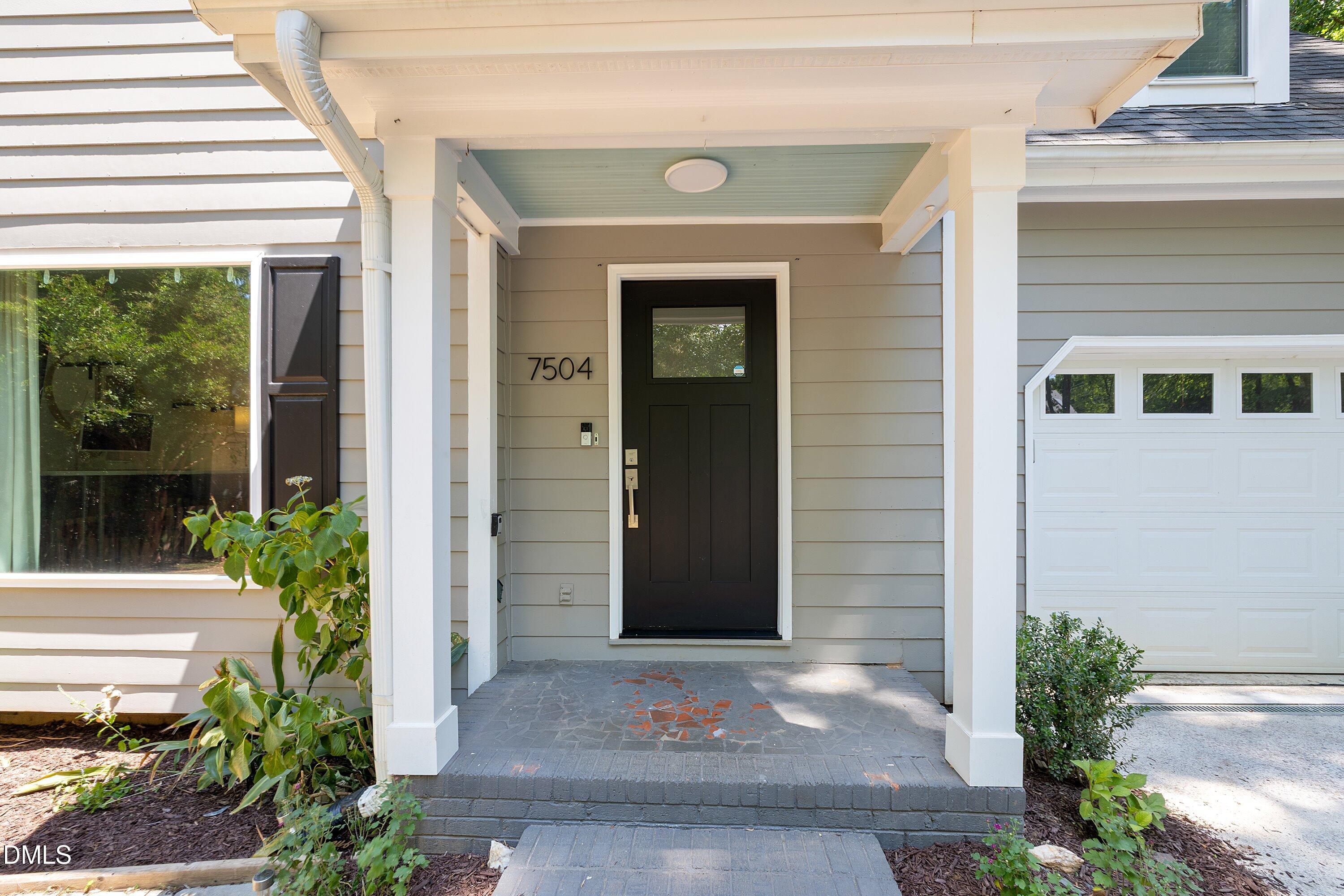 7504 Waverly Place Property Photo 6
