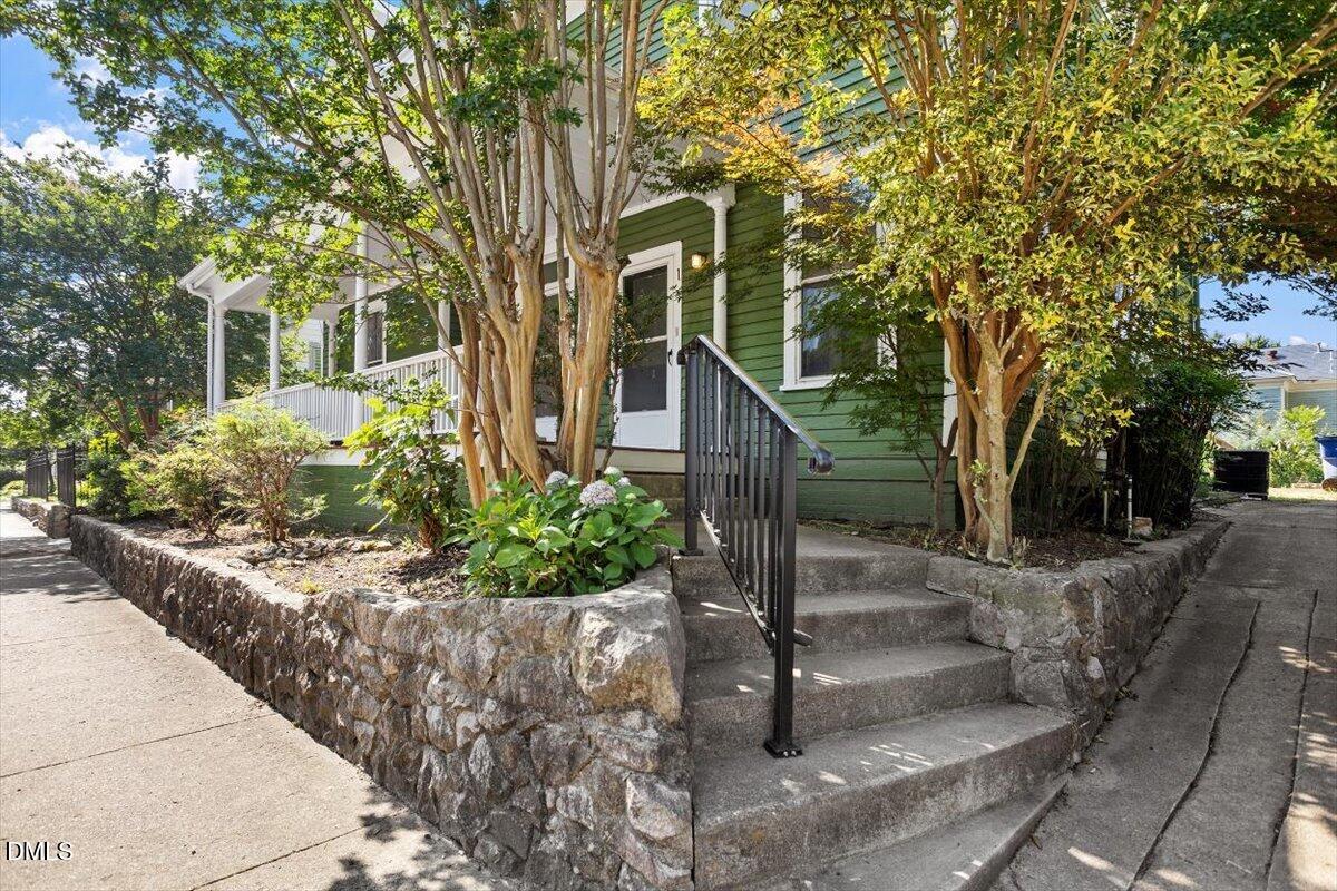404 E Edenton Street Property Photo 4