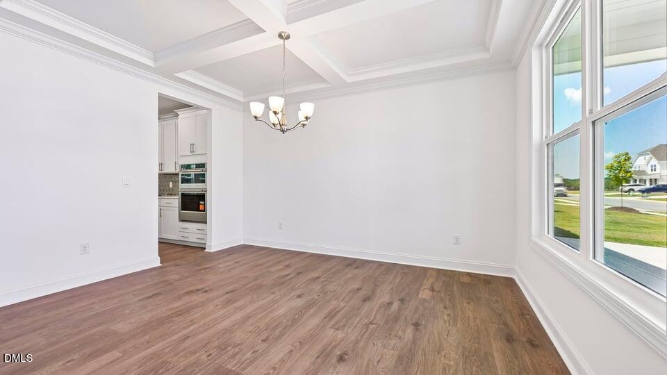 390 Delmoor Drive Property Photo 5