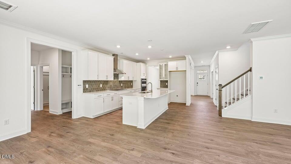 390 Delmoor Drive Property Photo 11