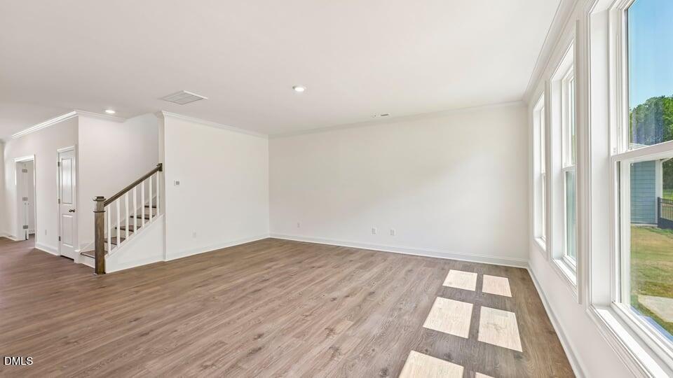 390 Delmoor Drive Property Photo 14