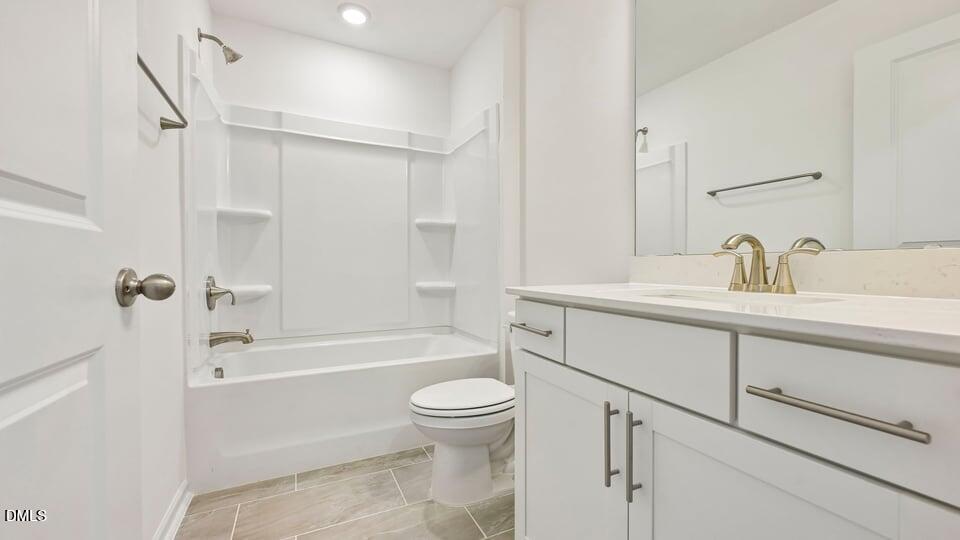 390 Delmoor Drive Property Photo 33
