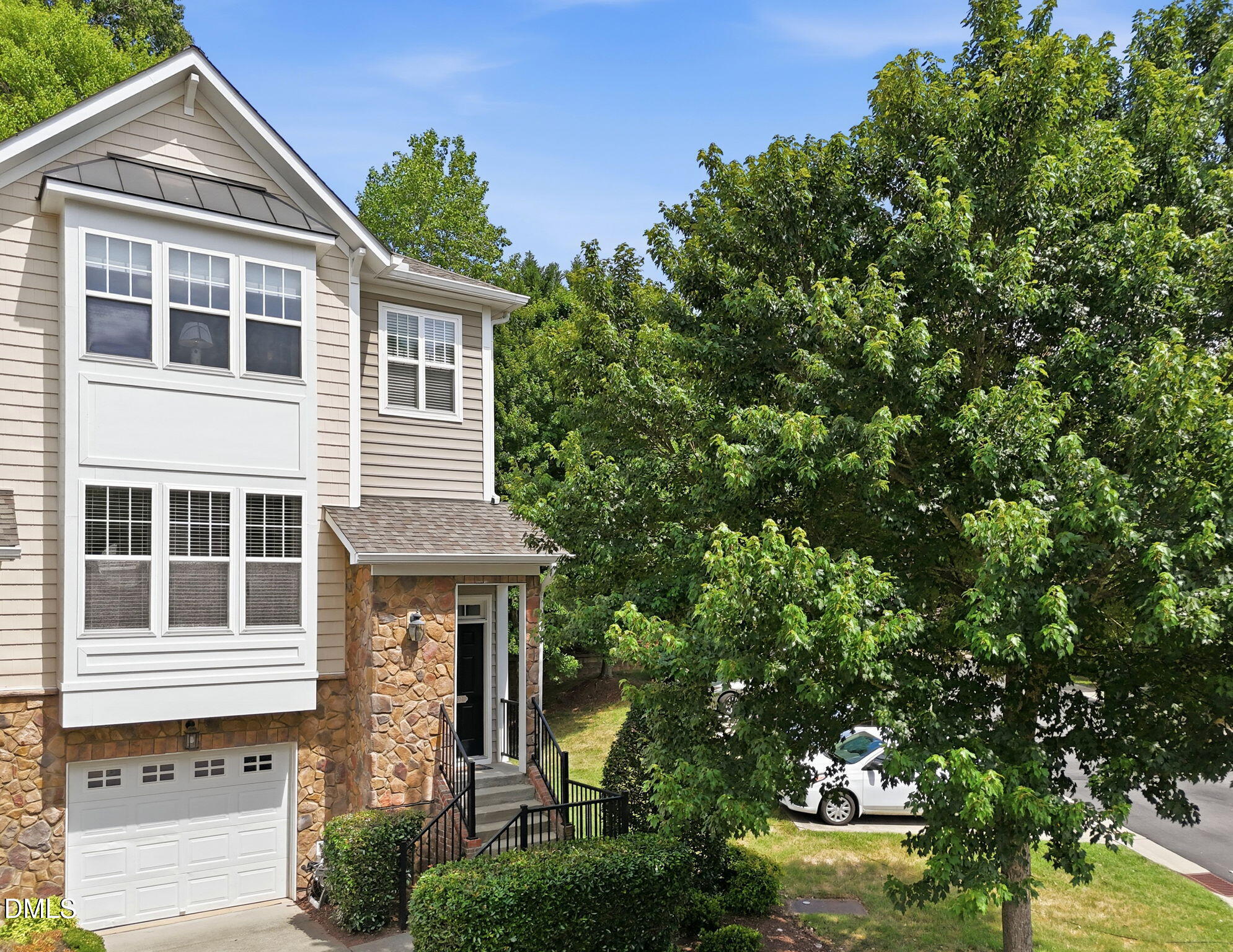 6102 Braidwood Court Property Photo 1