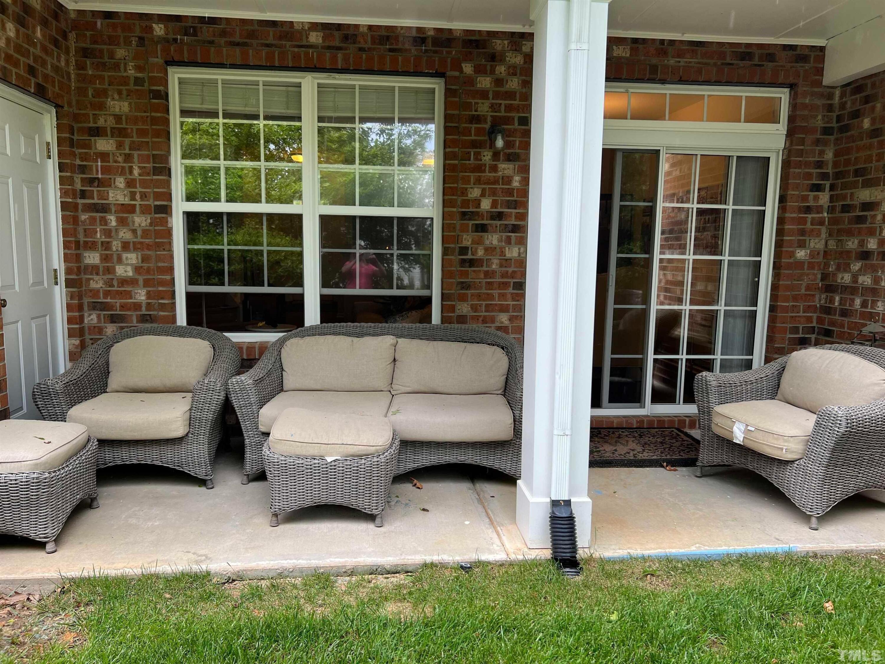 124 Longchamp Lane Property Photo 5