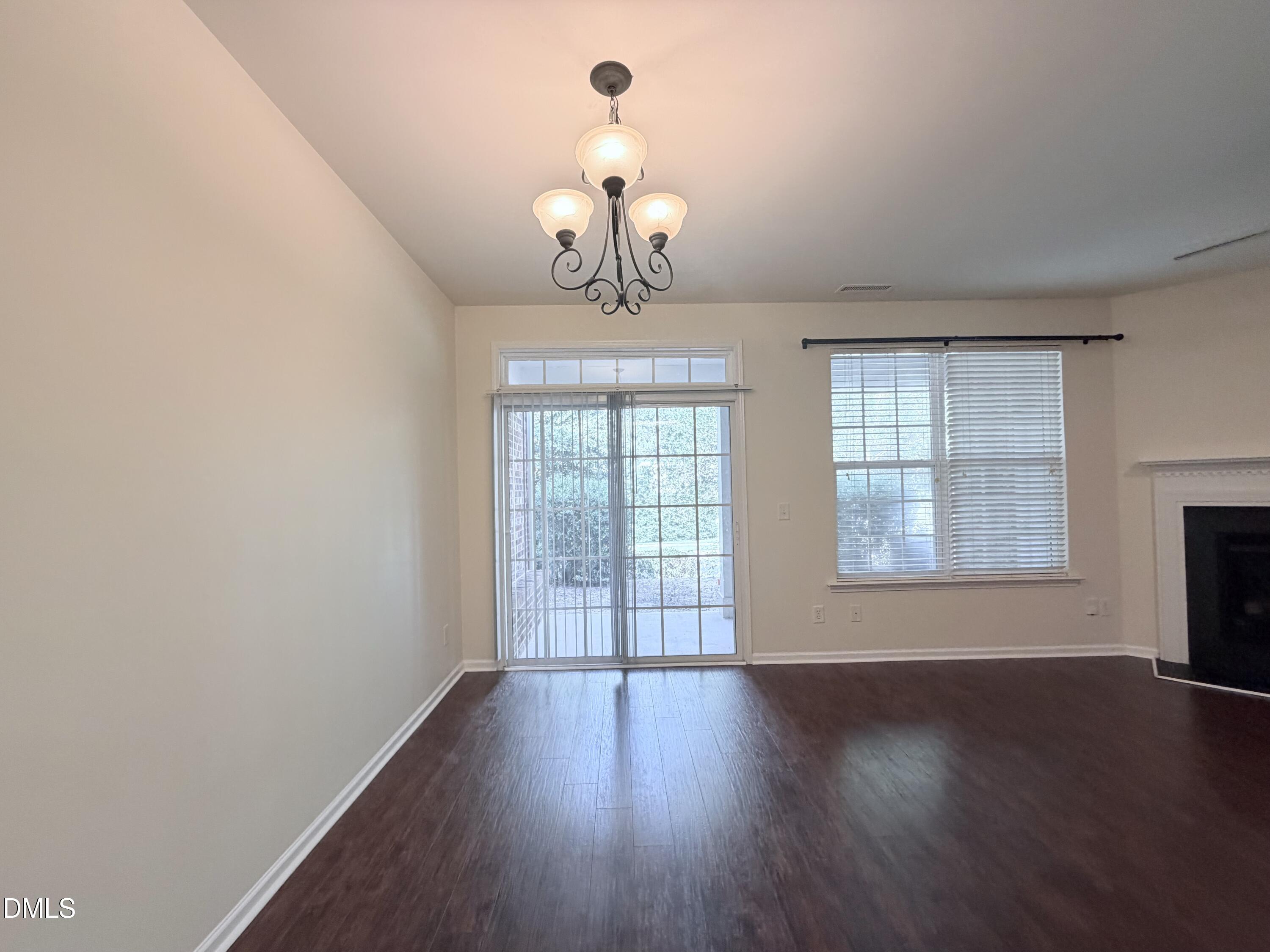 124 Longchamp Lane Property Photo 7