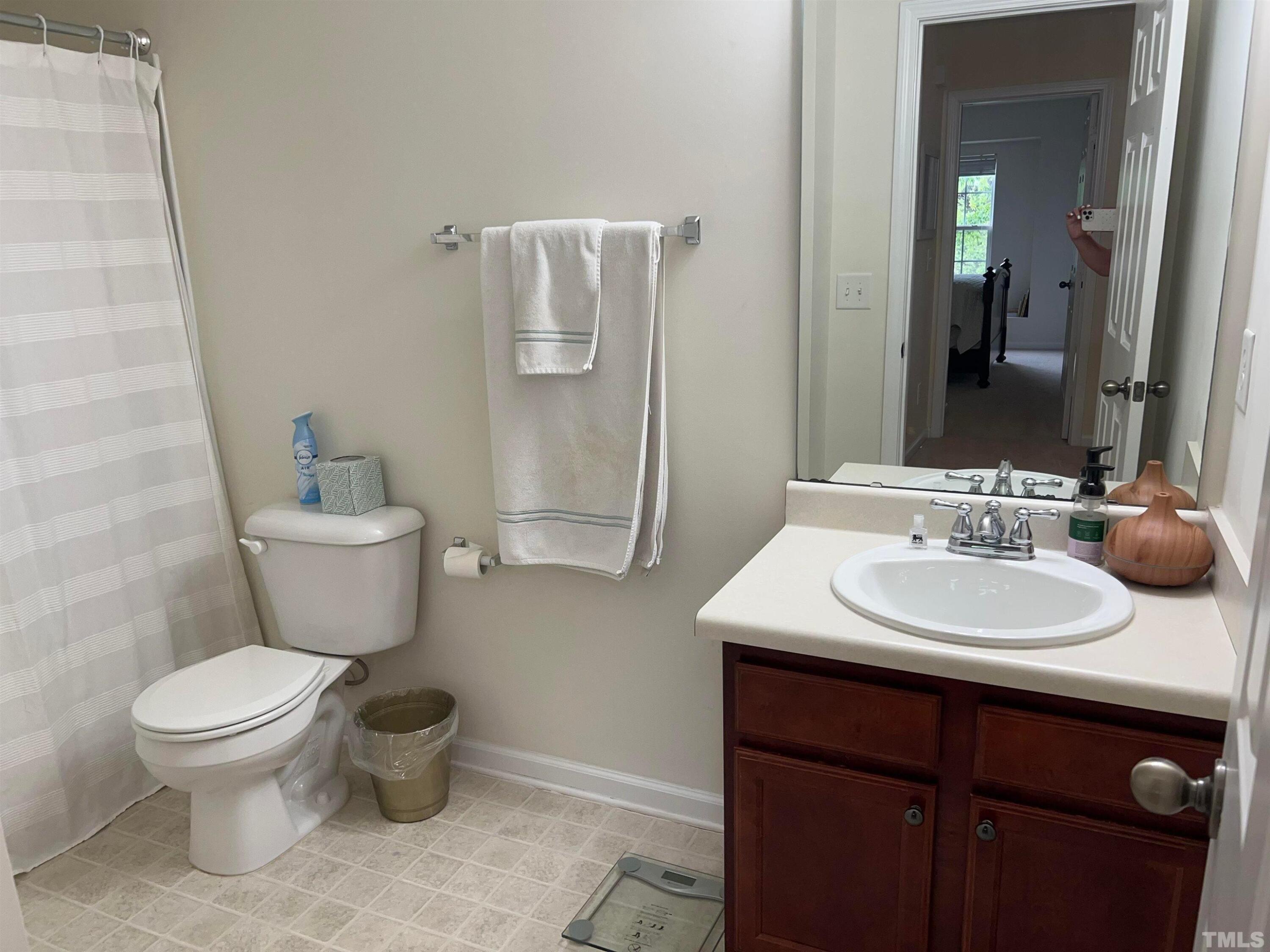 124 Longchamp Lane Property Photo 9