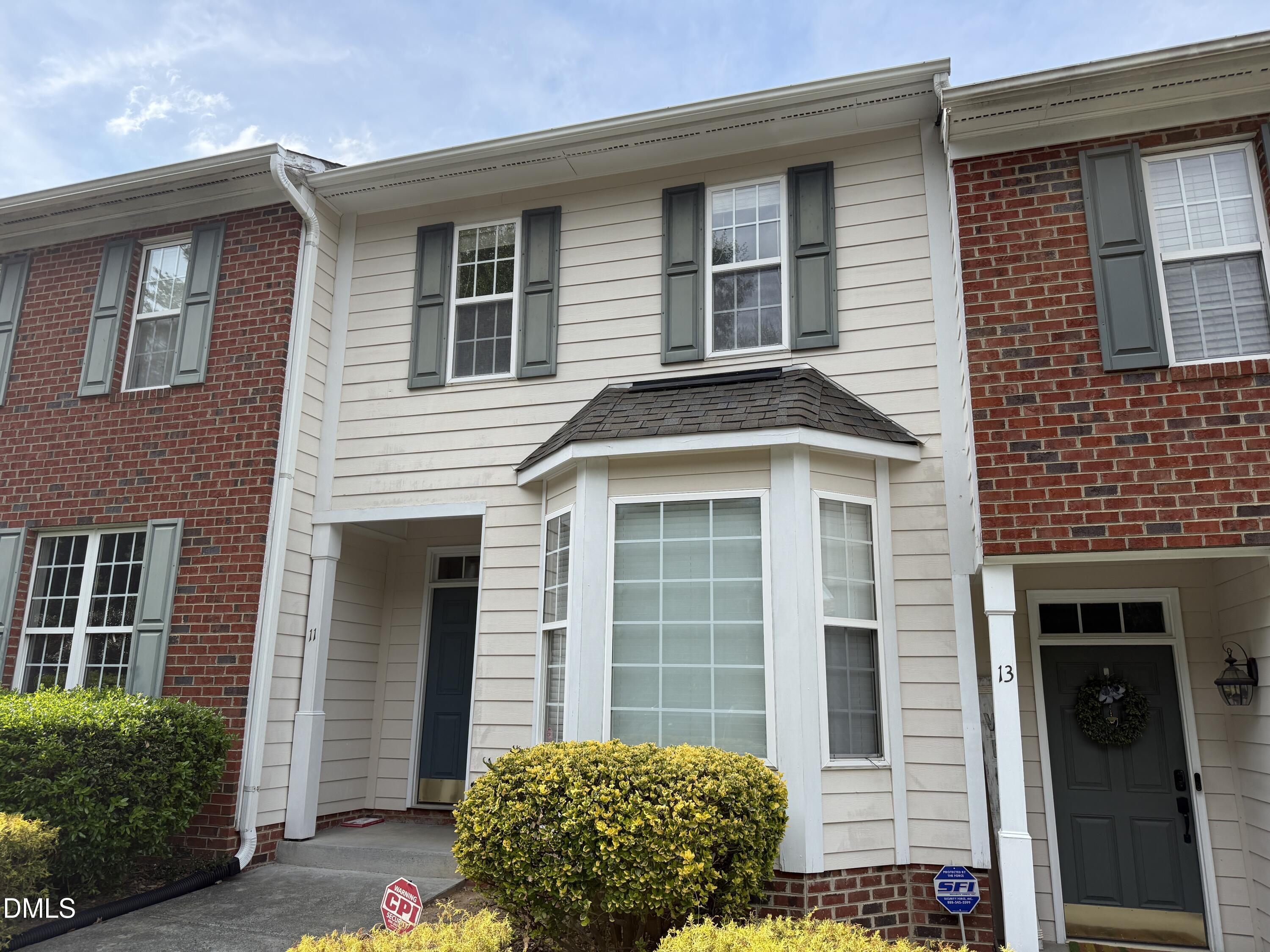 11 Signet Drive Property Photo 2