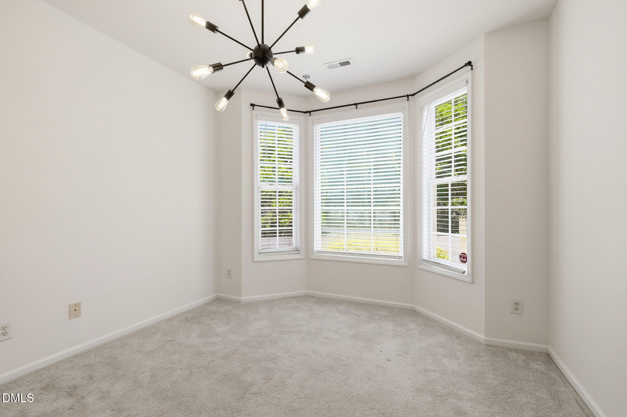 11 Signet Drive Property Photo 5